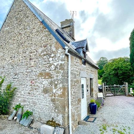Le Petit Fleur - The Little Flower, Cosy Cottage Saint-Michel-de-Montjoie Екстер'єр фото